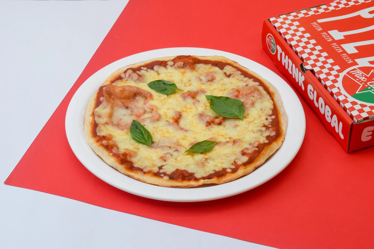 Margherita St Louis Pizza