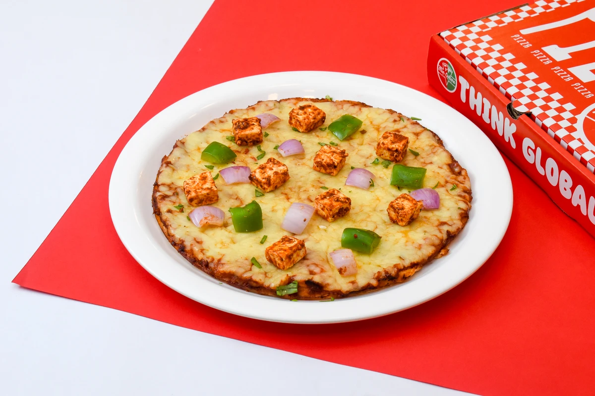 Sriracha Paneer Greek Pizza [10 Inches]