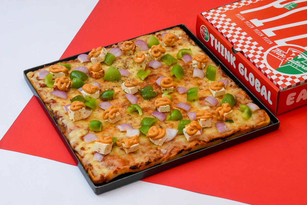 Tandoori Paneer Sicilian Pizza